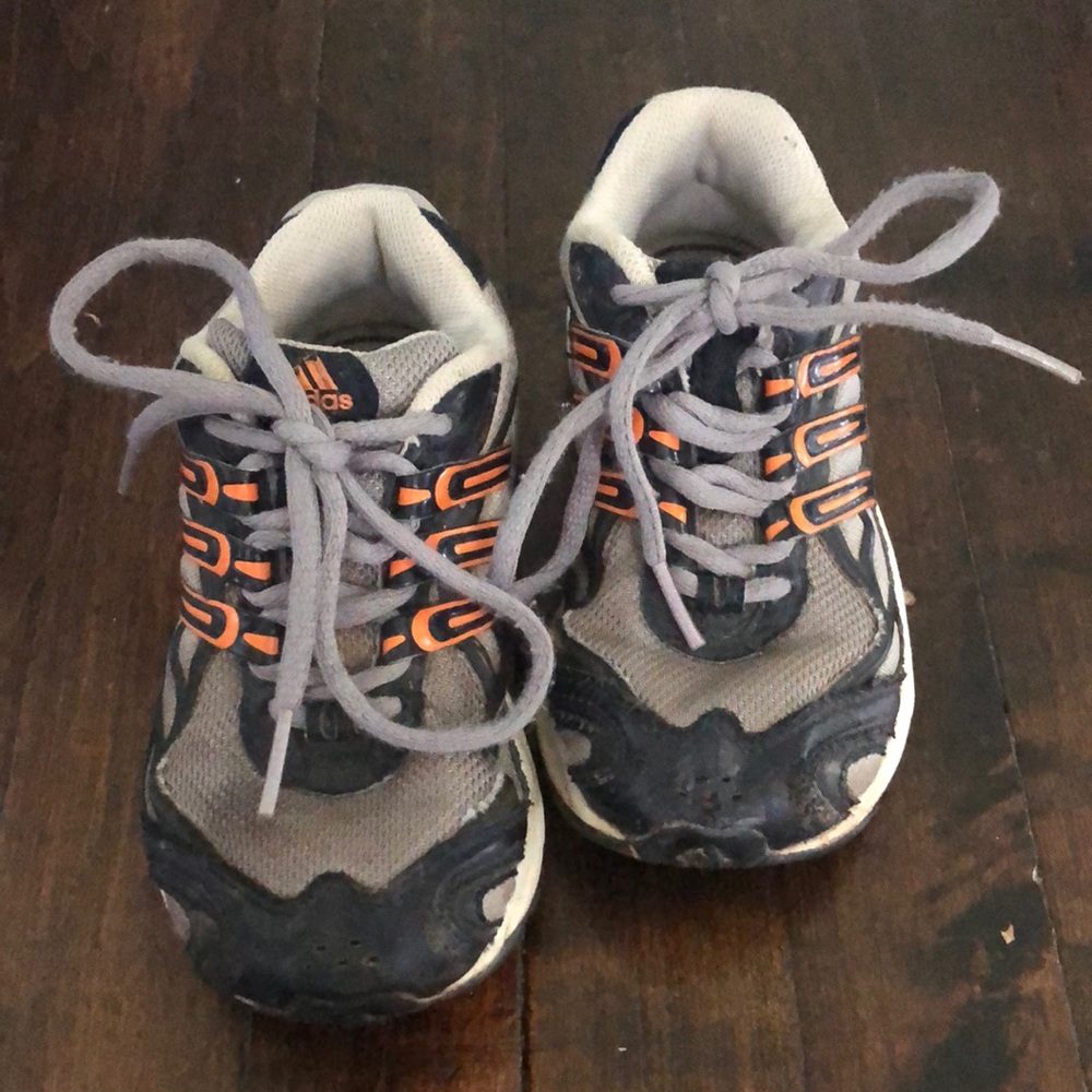 Adidas Sneakers